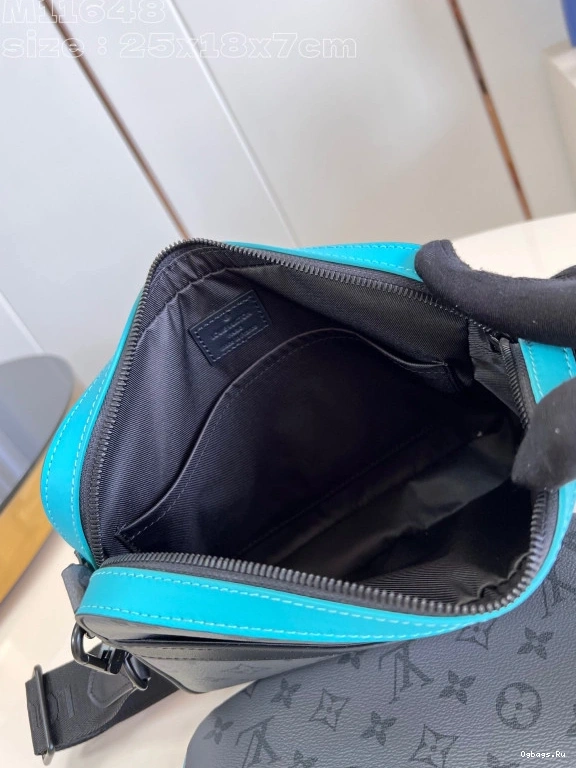 VUITTON MESSENGER LOUIS TRIO 0510